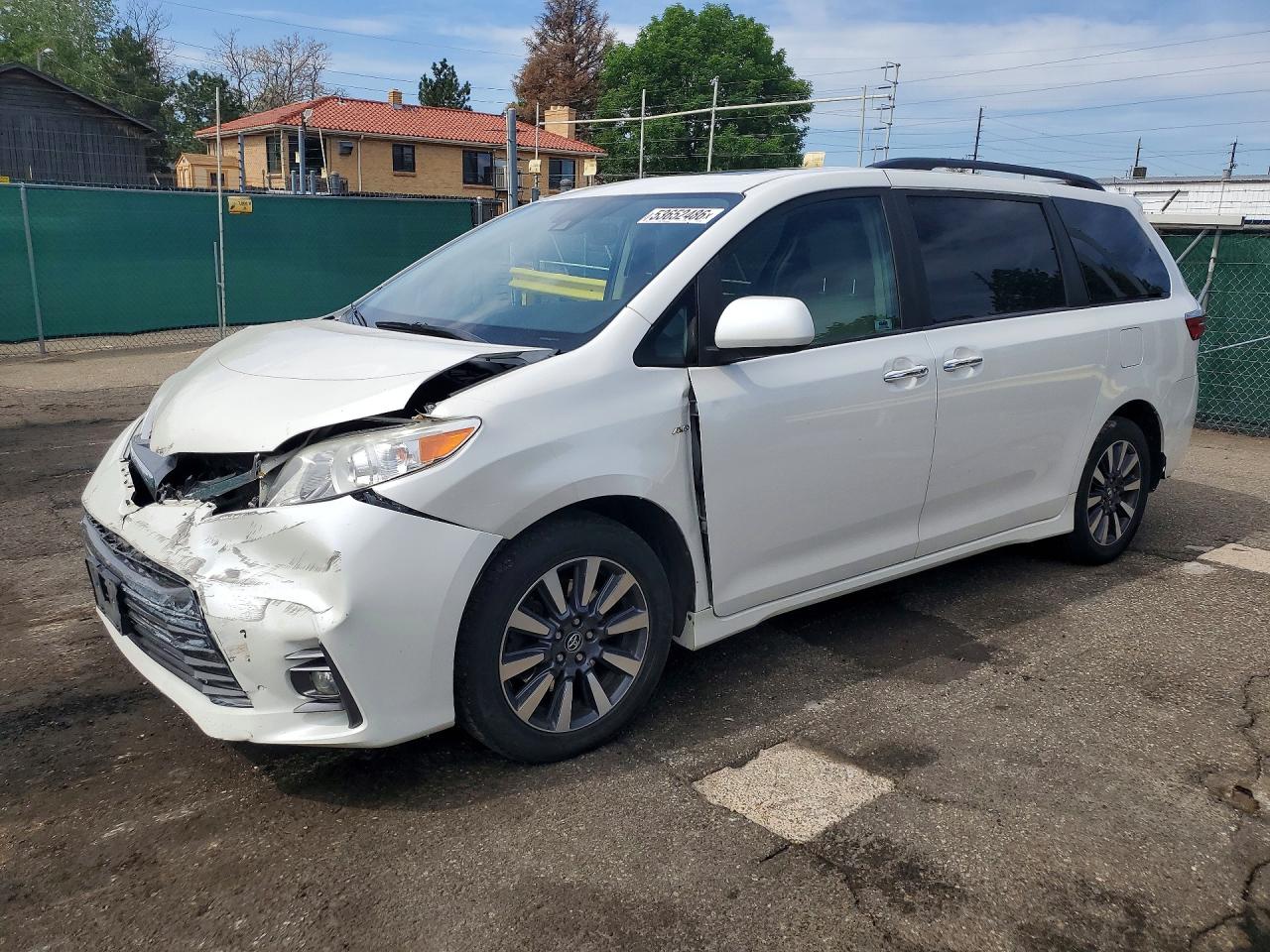 Salvage Toyota Sienna Image