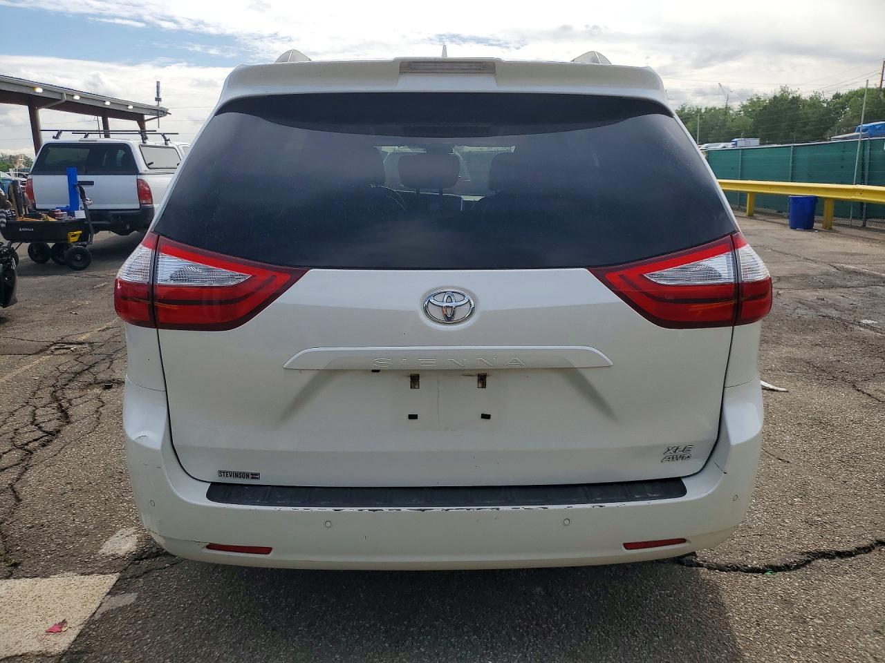 Toyota Sienna Xle Premium 7-passenger