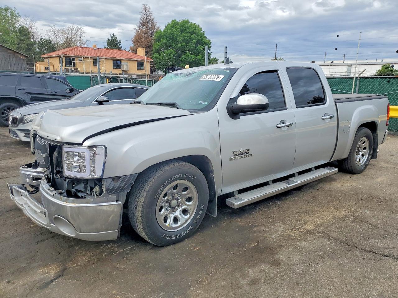 Salvage GMC Sierra Image
