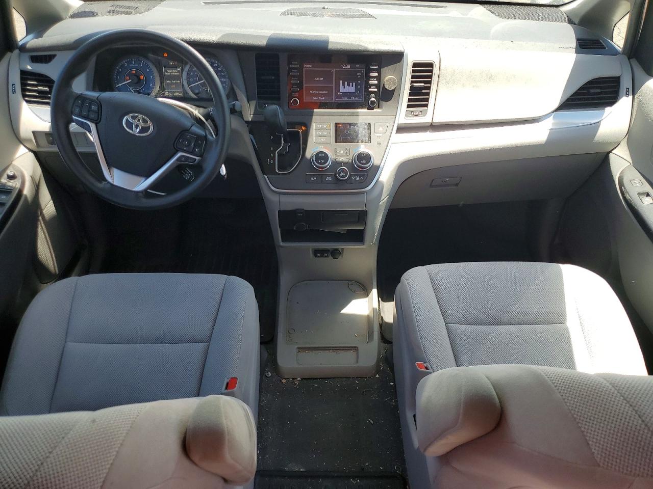 Toyota Sienna L