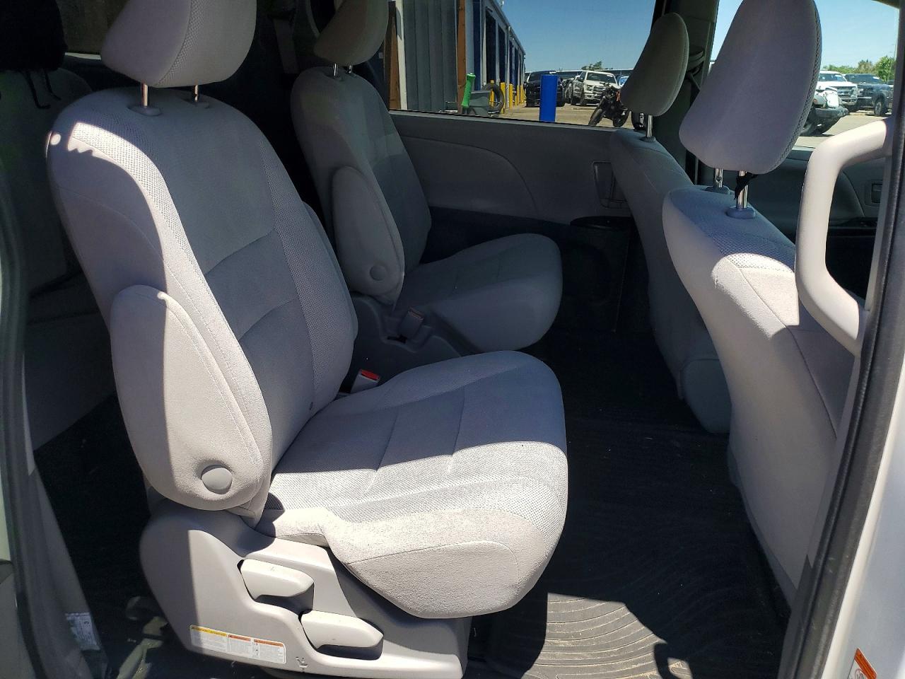 Toyota Sienna L