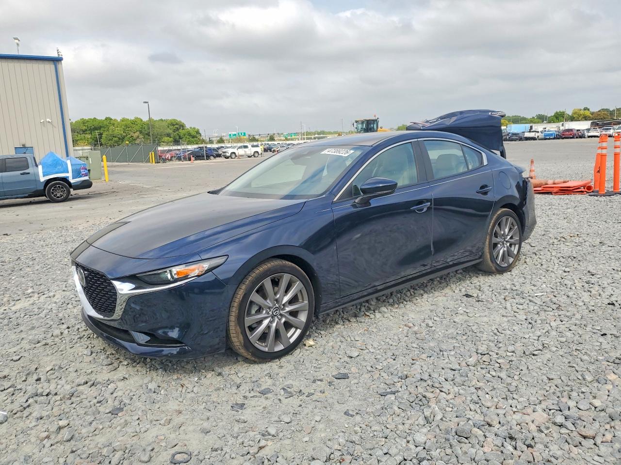 Salvage Mazda 3 Image