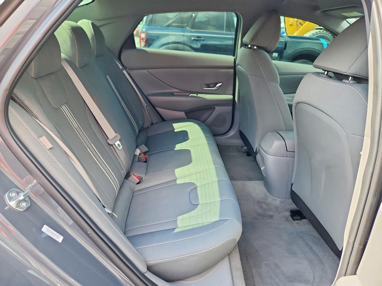 Hyundai ELANTRA Sel