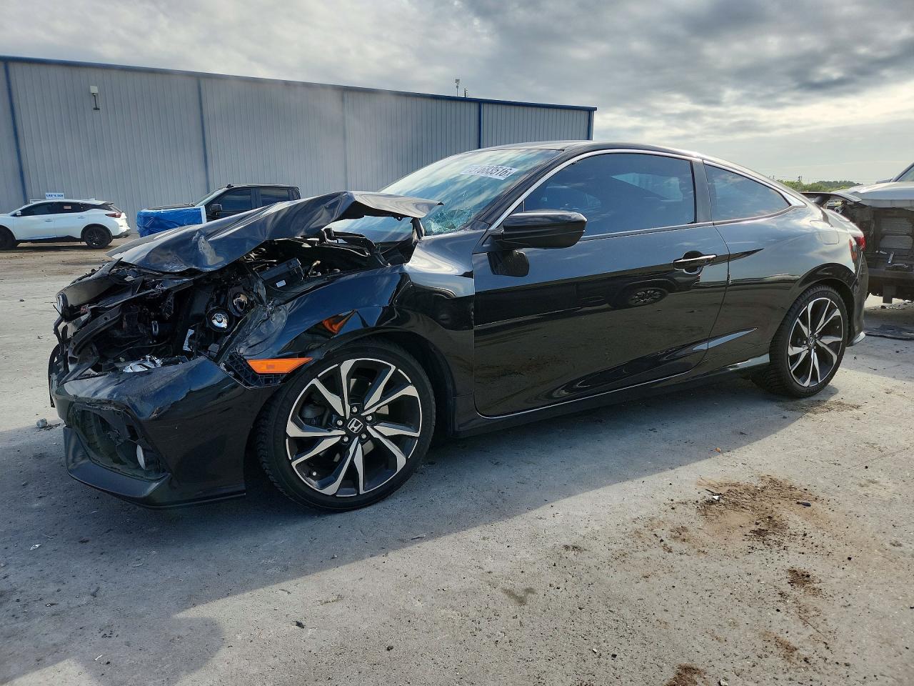 Salvage Honda Civic Image