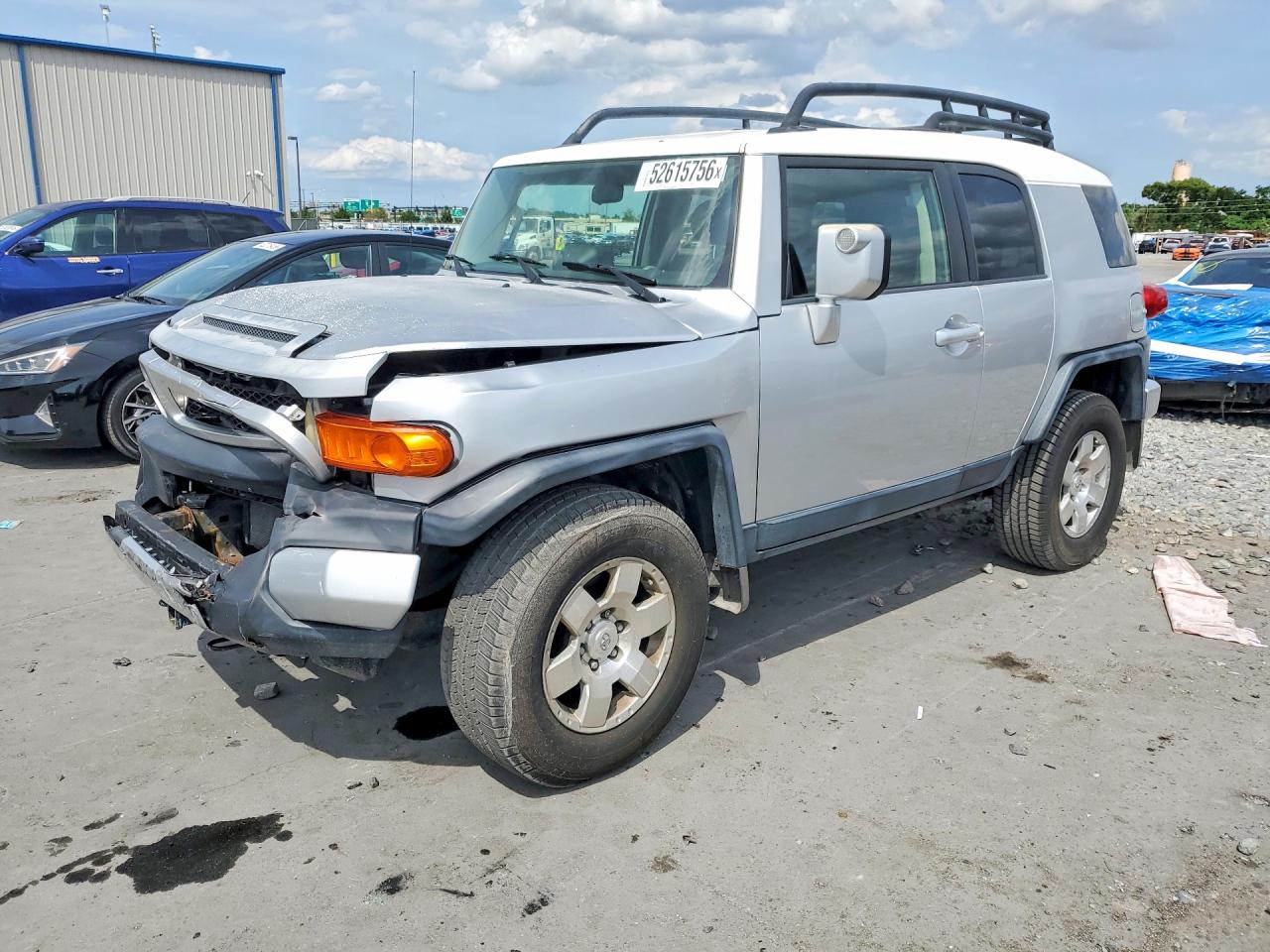 Salvage Toyota FJ Cruiser Image