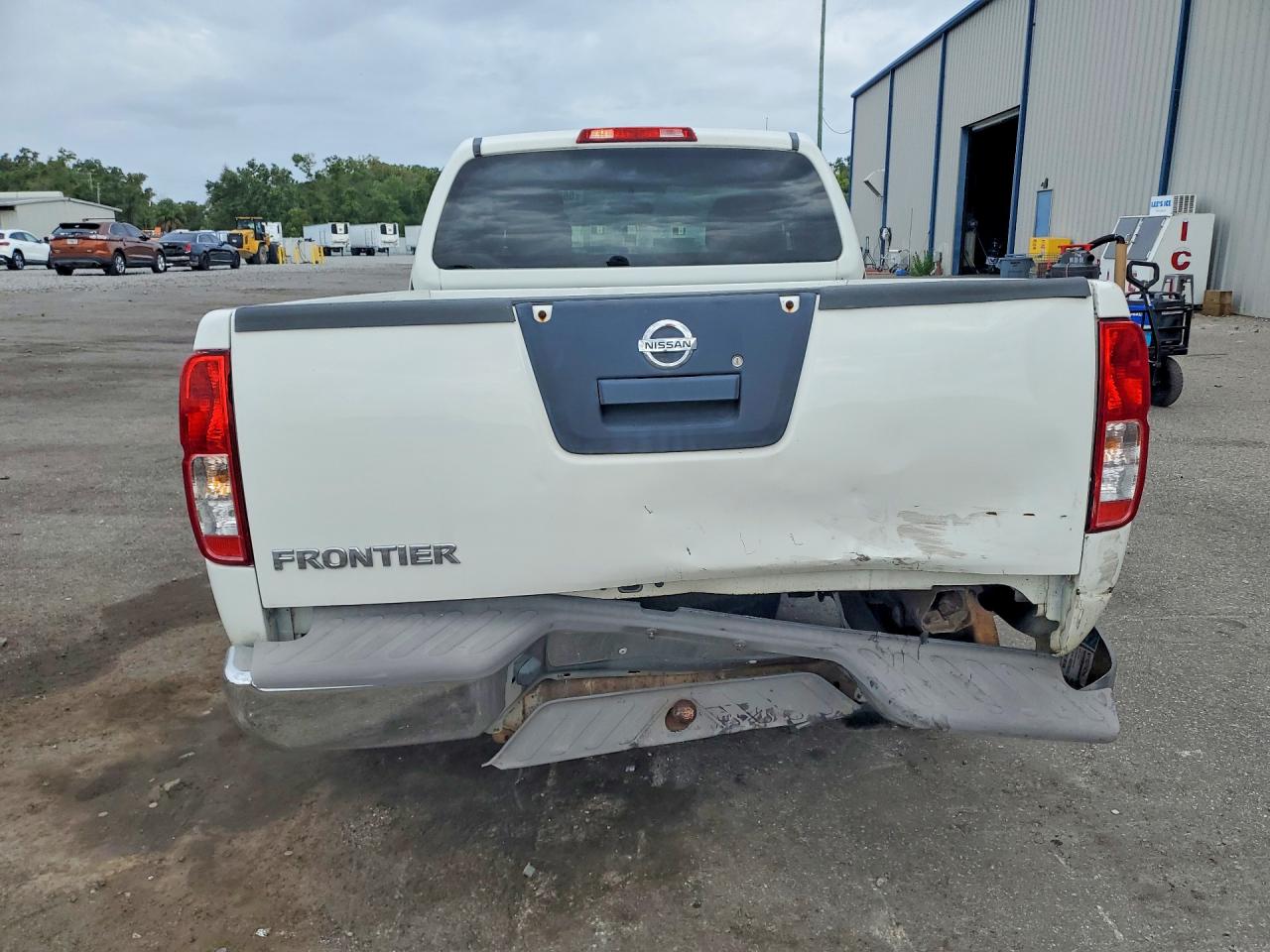 Nissan Frontier S