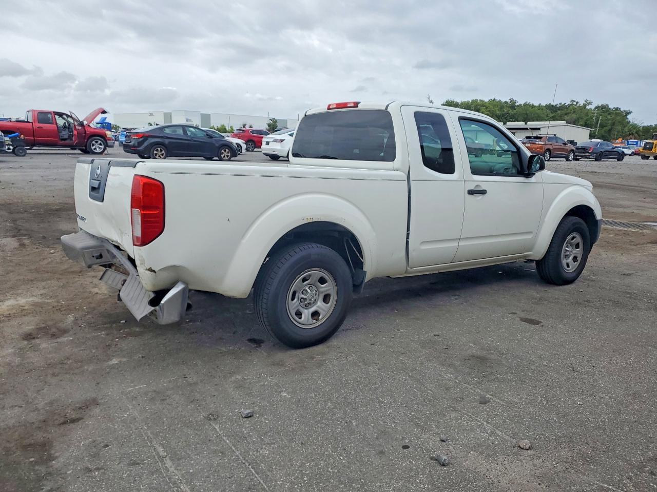 Nissan Frontier S