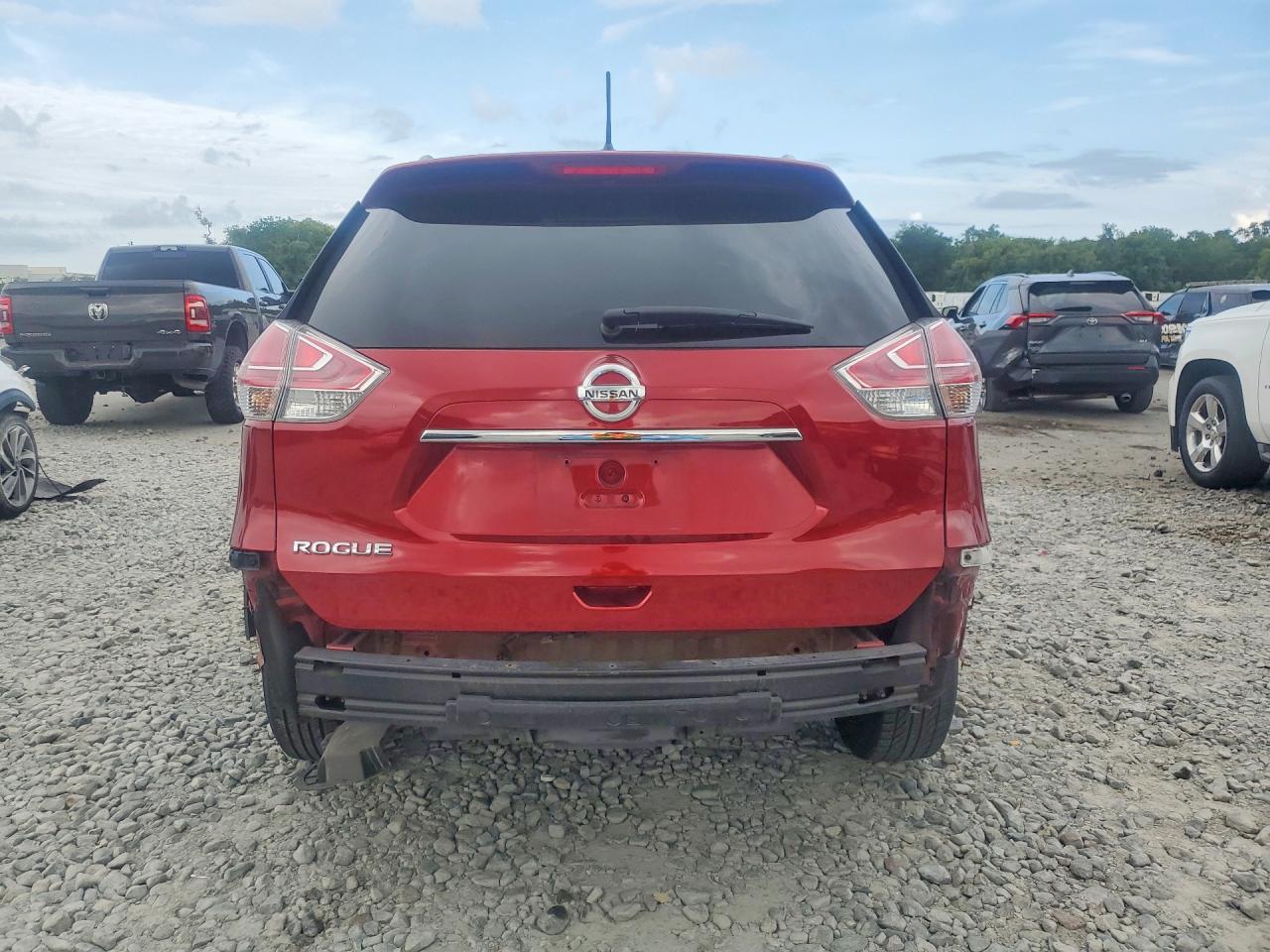 Nissan Rogue S