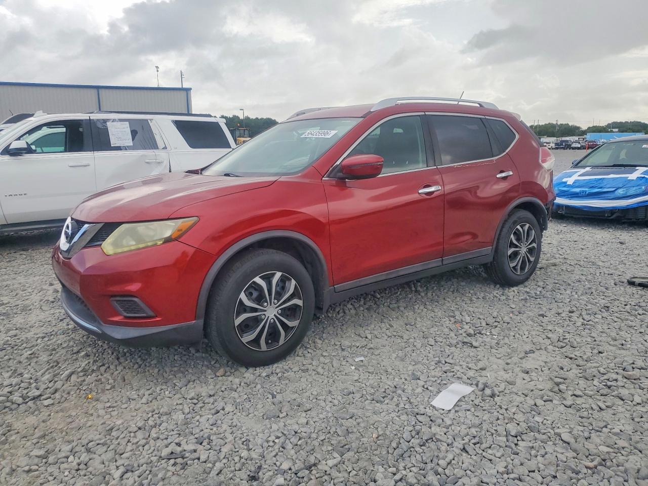 Salvage Nissan Rogue Image