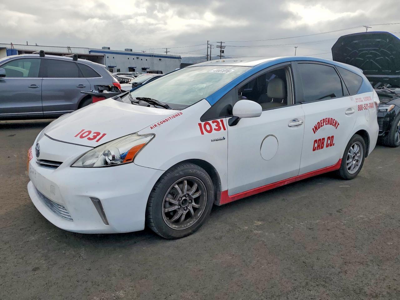 Salvage Toyota Prius Image