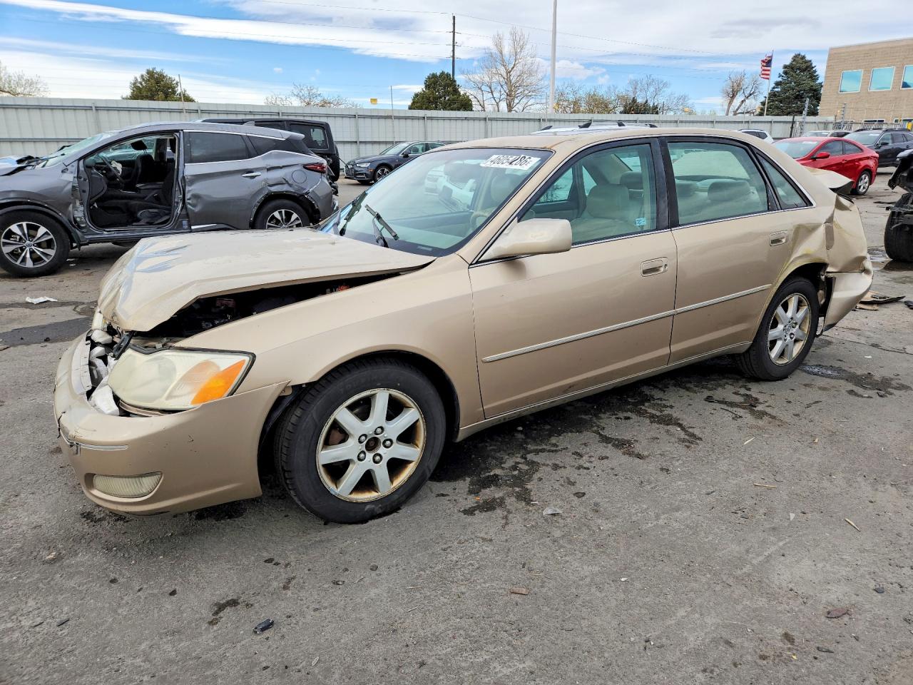 Salvage Toyota Avalon Image