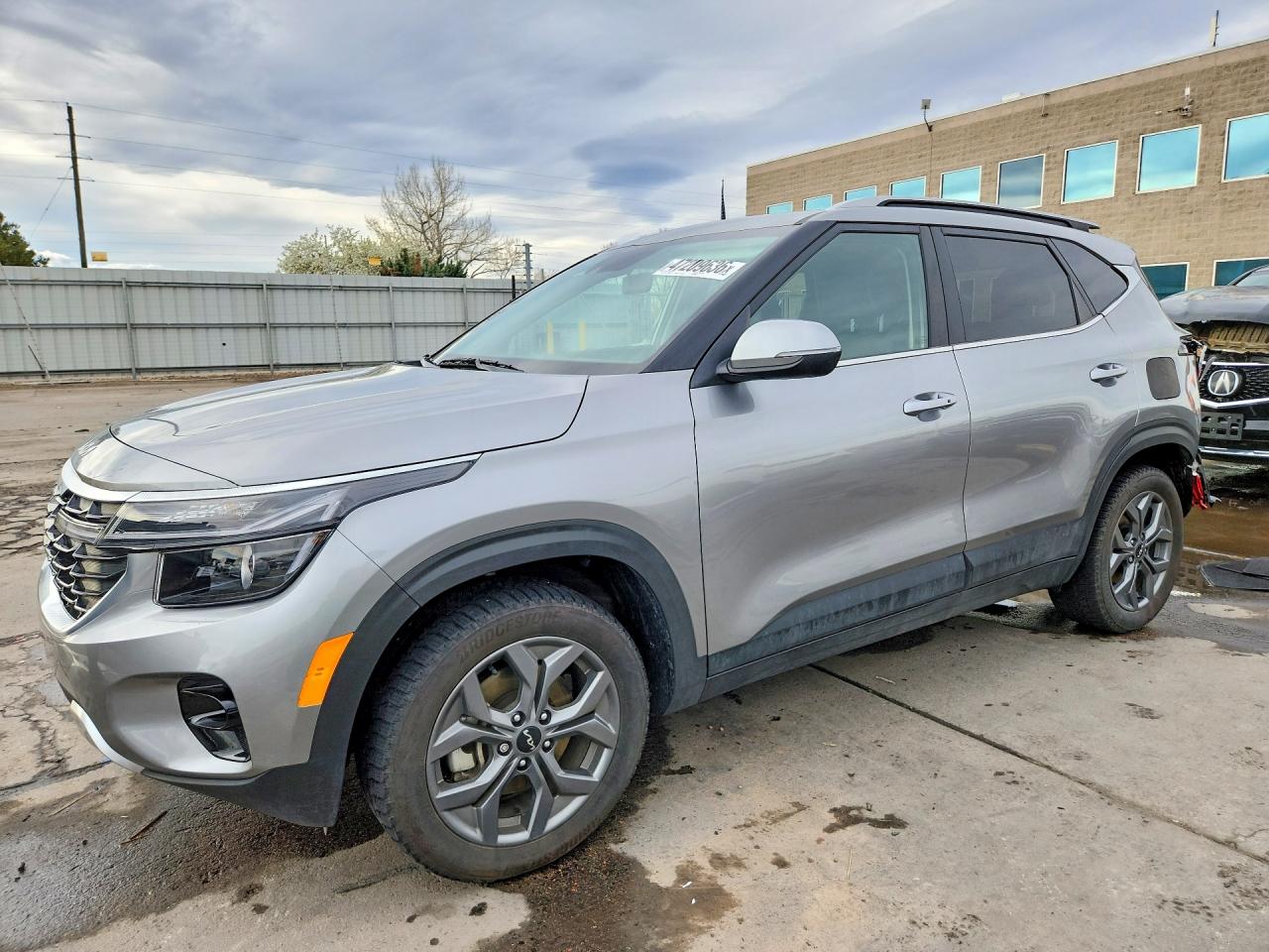 Salvage Kia Seltos Image