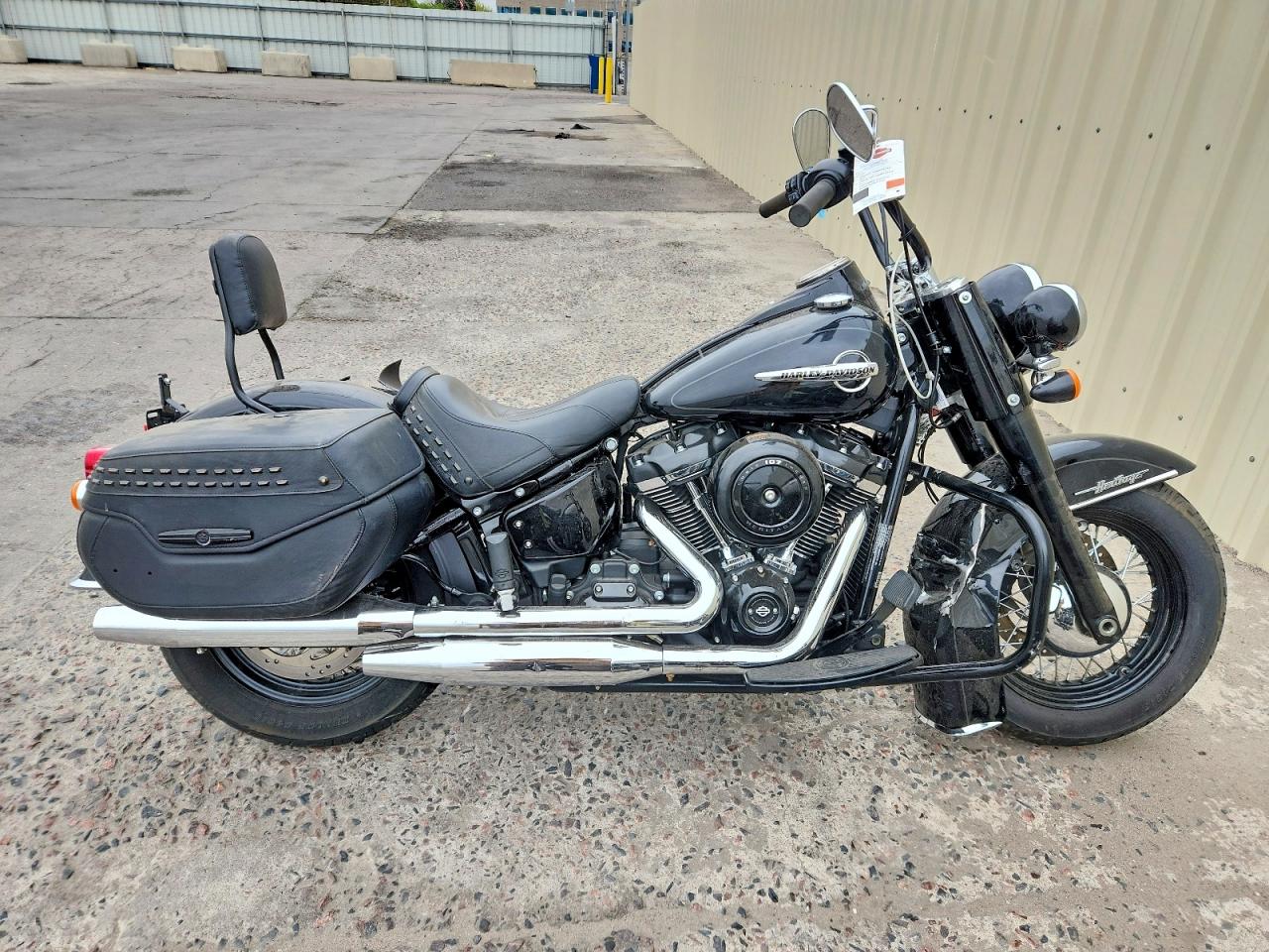 Salvage Harley-Davidson Fl Image