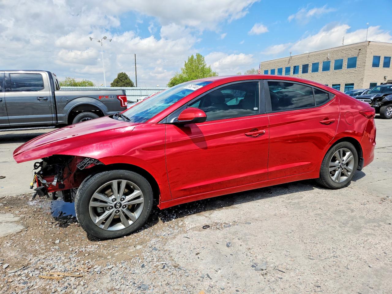 Salvage Hyundai ELANTRA Image