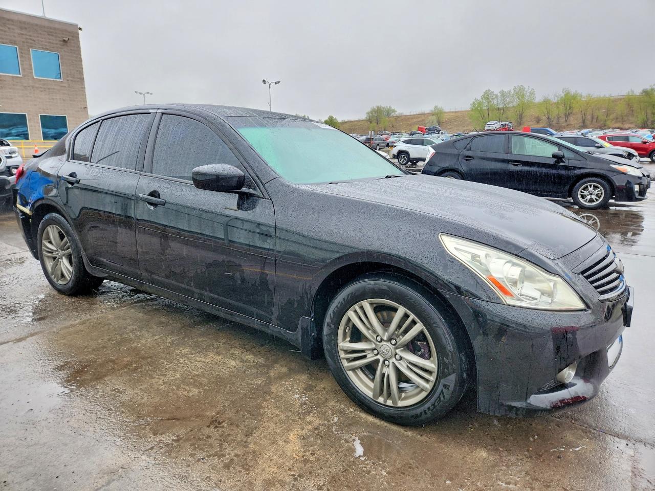 INFINITI G37 X