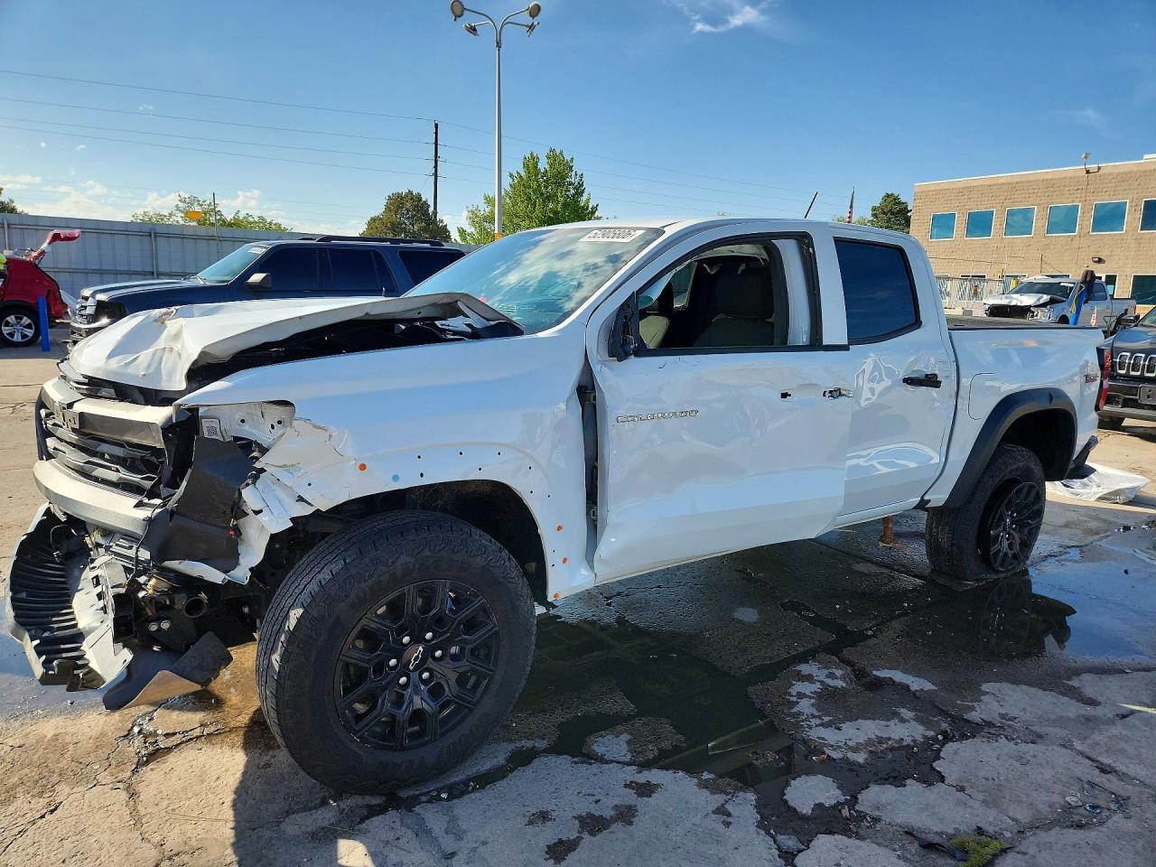 Salvage Chevrolet Colorado Image