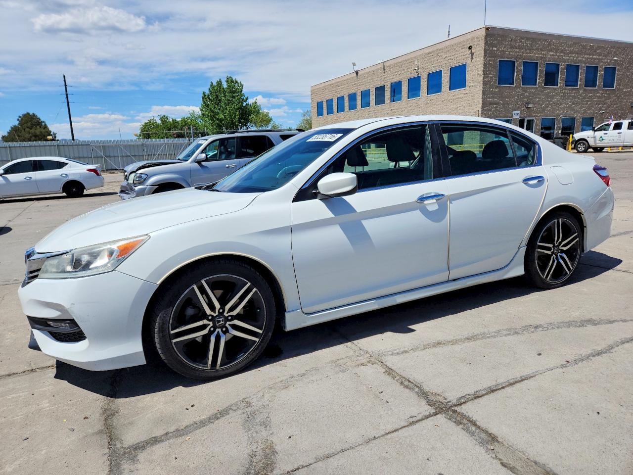 Salvage Honda Accord Image