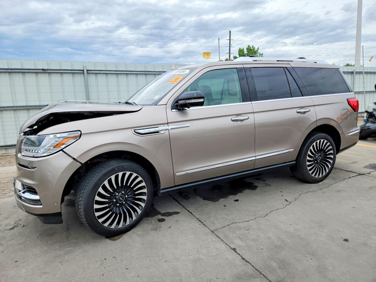 Salvage Lincoln Navigator Image