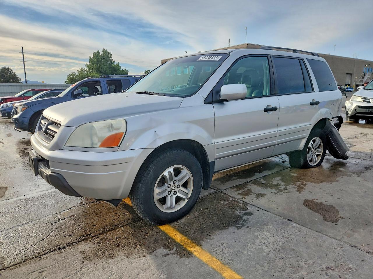Salvage Honda Pilot Image