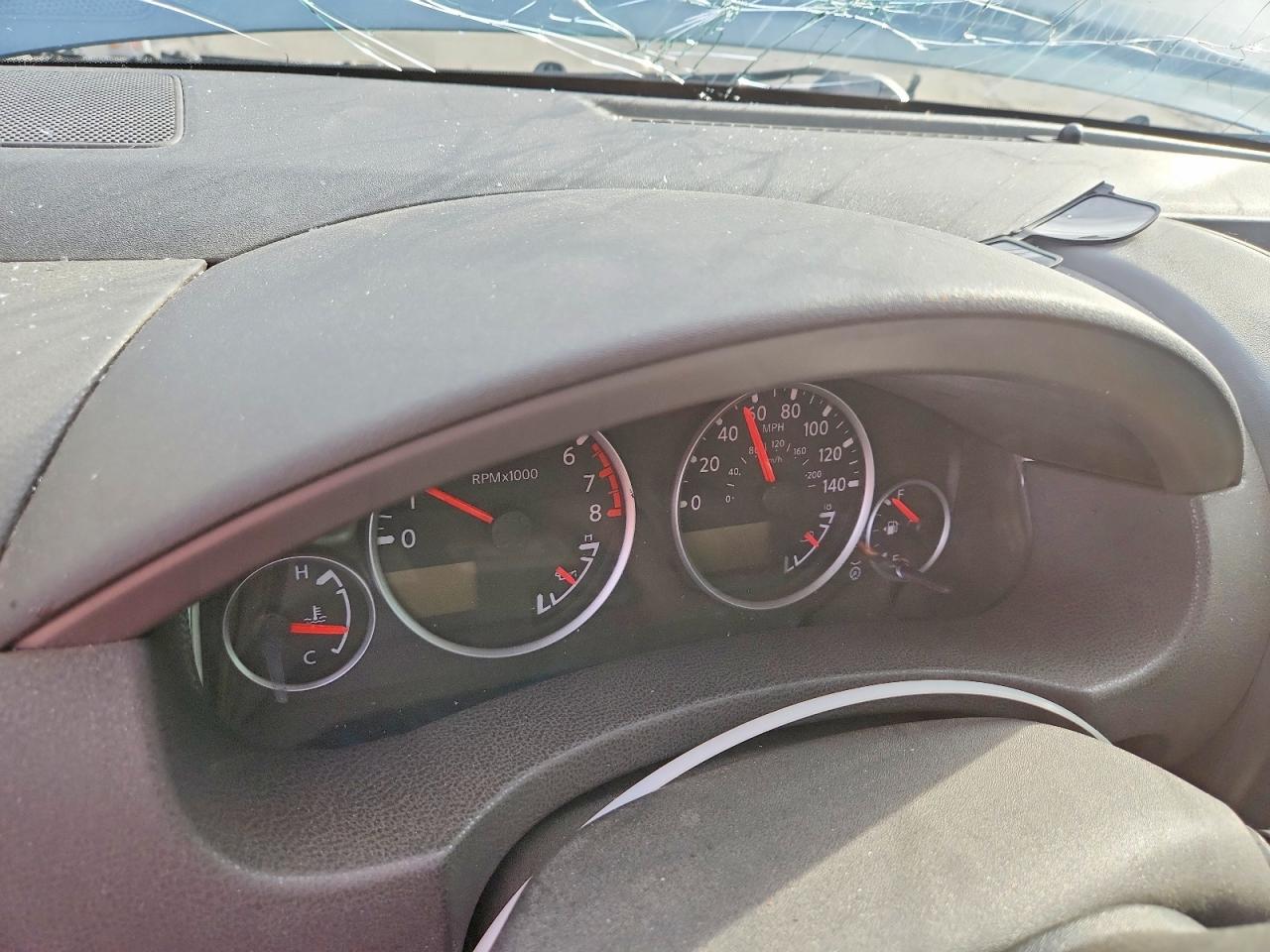 Nissan Pathfinder Xe