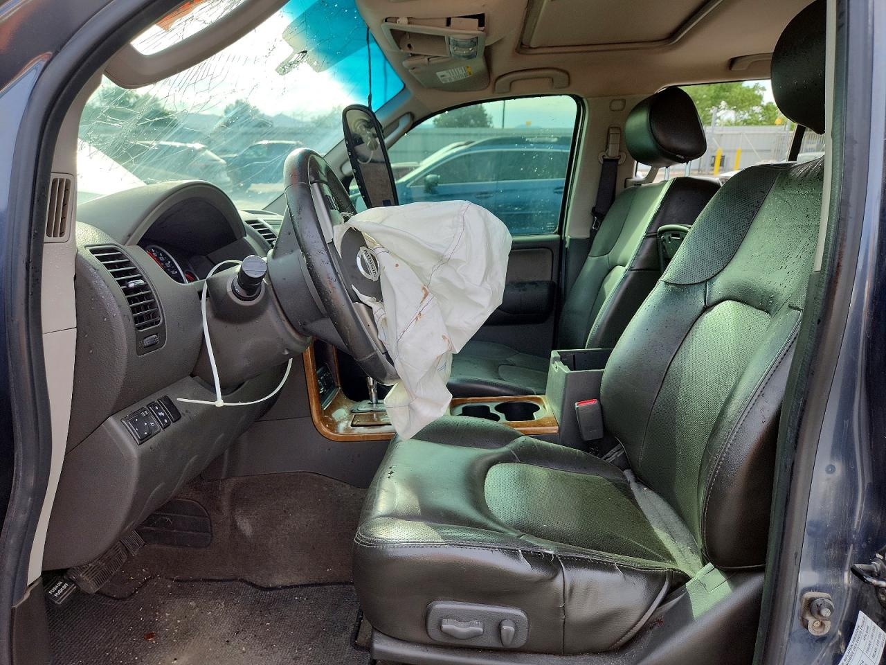 Nissan Pathfinder Xe
