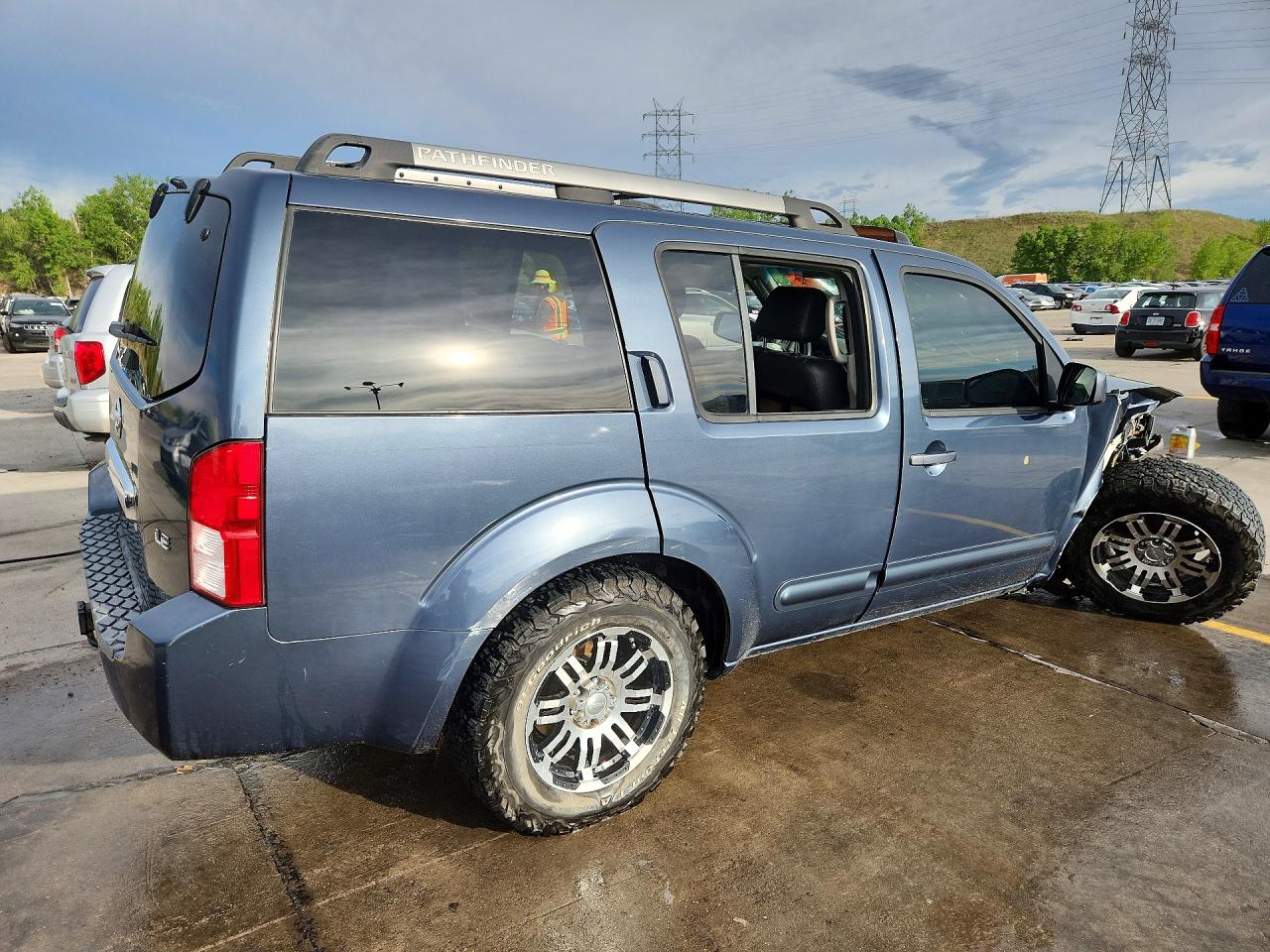 Nissan Pathfinder Xe
