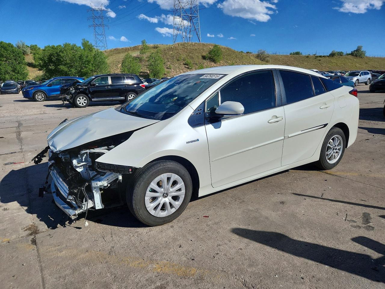 Salvage Toyota Prius Image