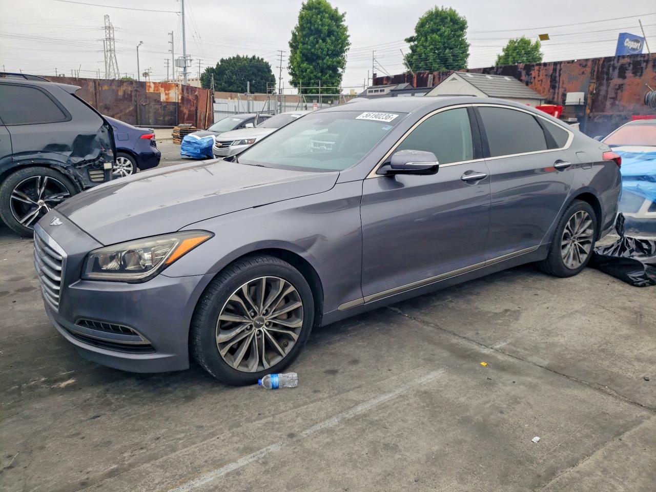 Salvage Hyundai Genesis Image