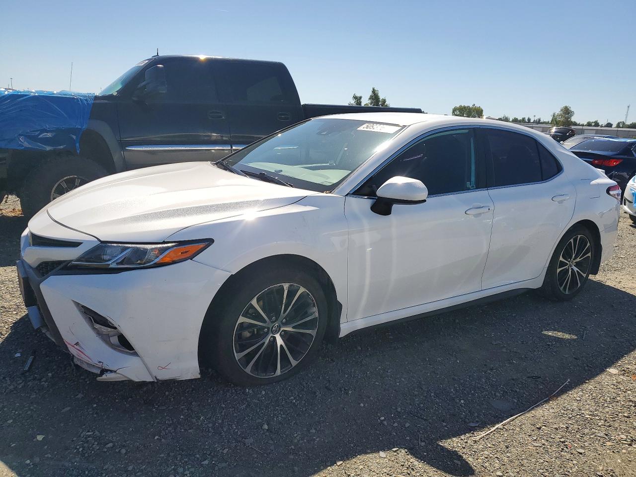 Salvage Toyota Camry Image