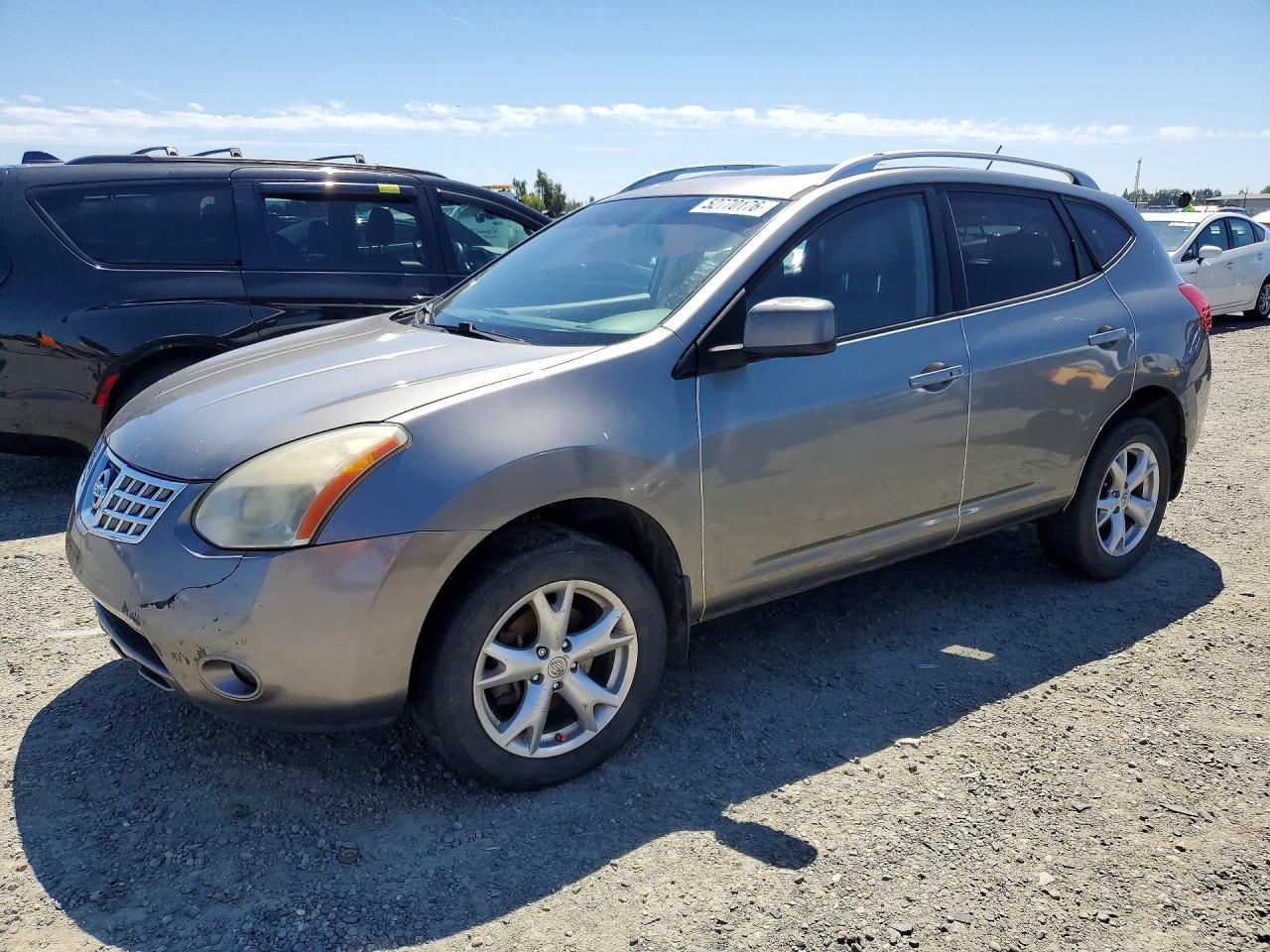 Salvage Nissan Rogue Image