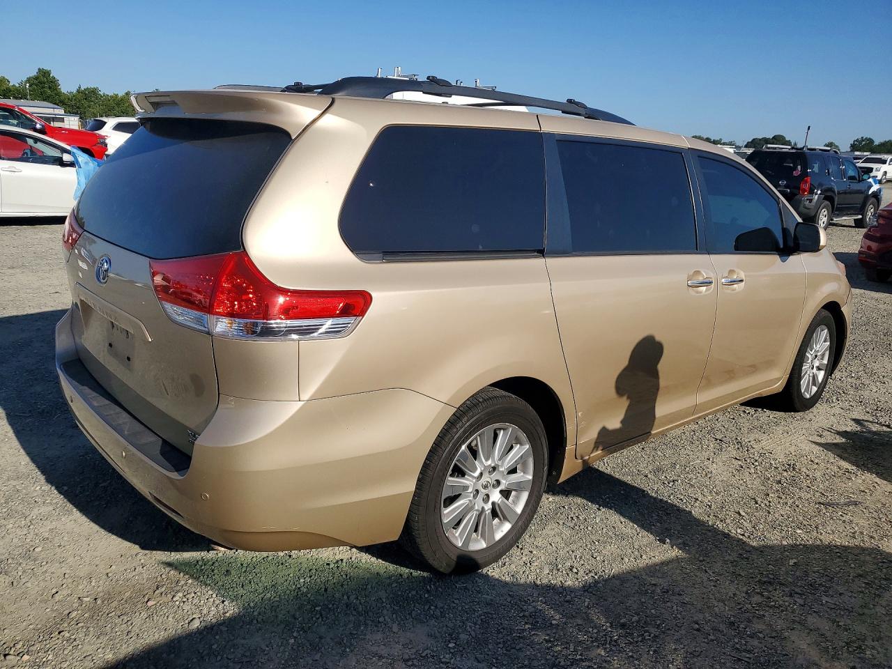 Toyota Sienna Xle 7-passenger
