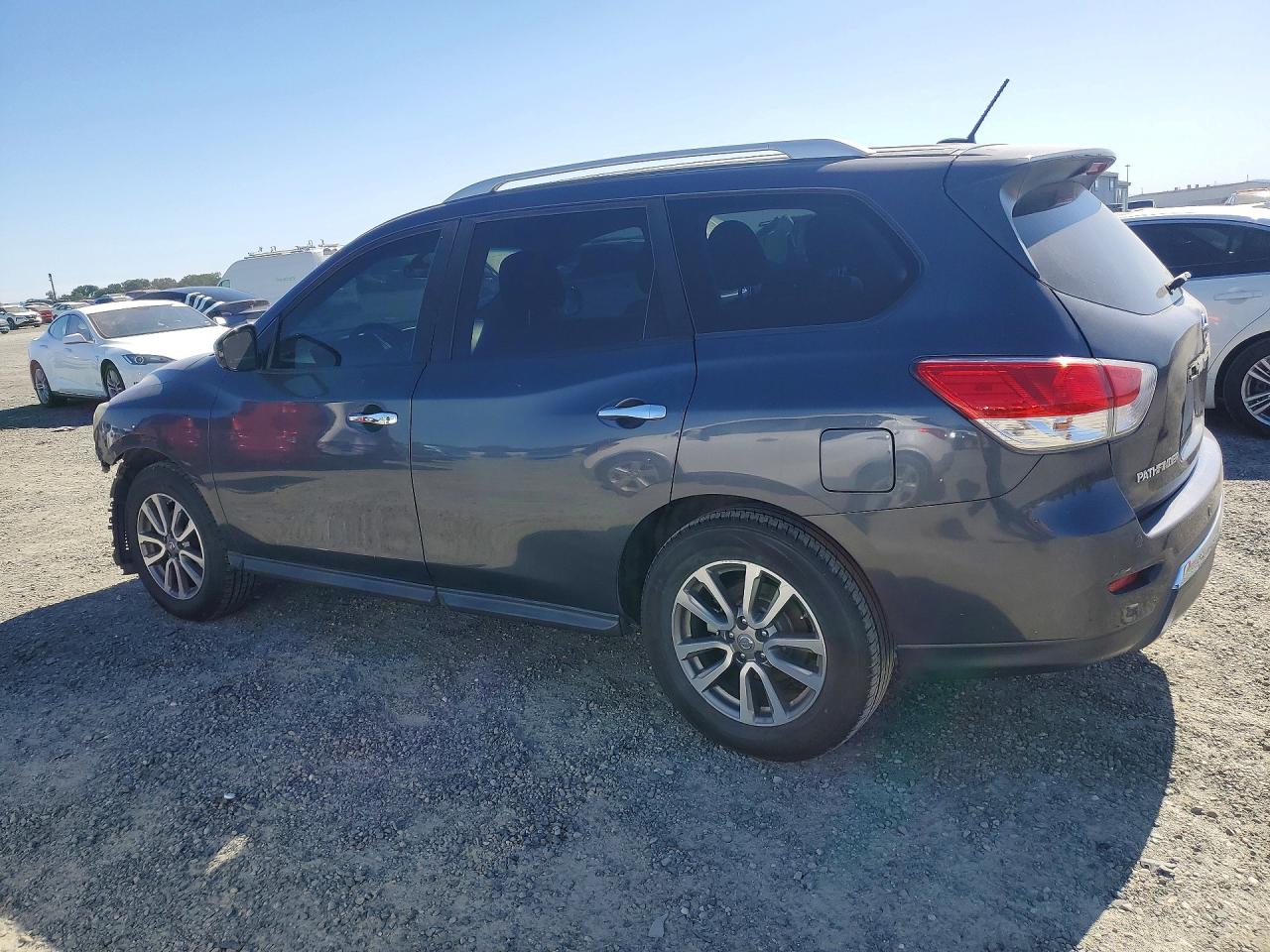 Nissan Pathfinder S