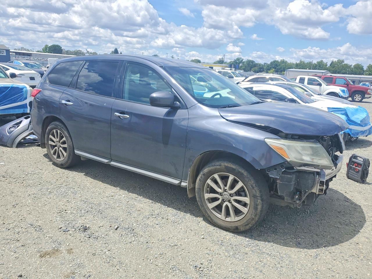 Nissan Pathfinder S