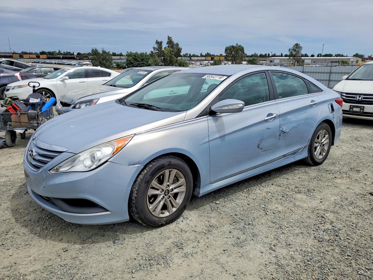 Salvage Hyundai SONATA Image