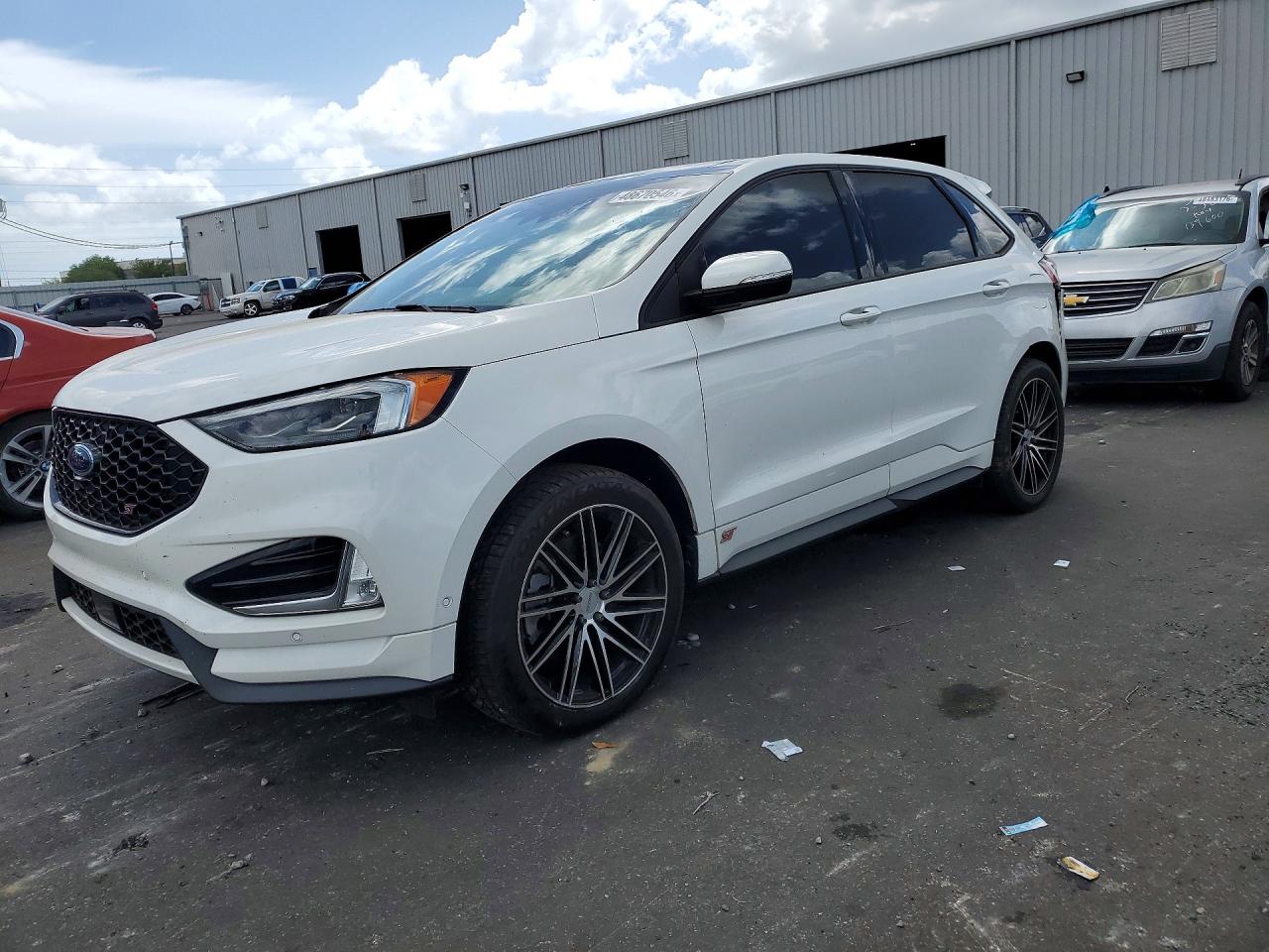 Salvage Ford Edge Image