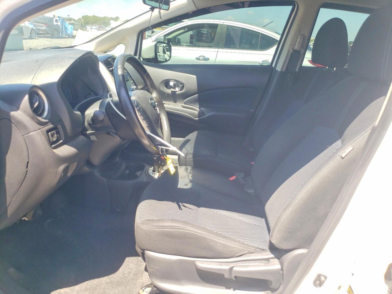 Nissan Versa Sv