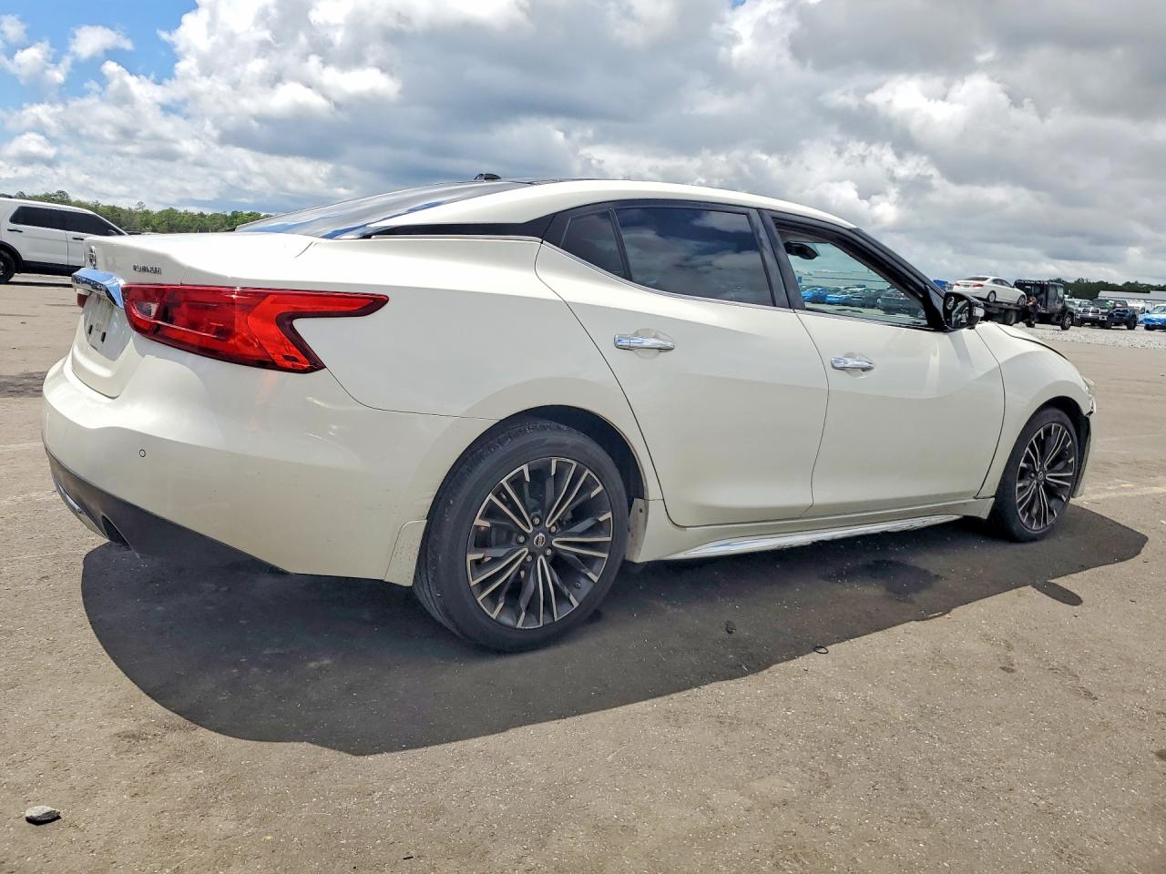 Nissan Maxima Platinum