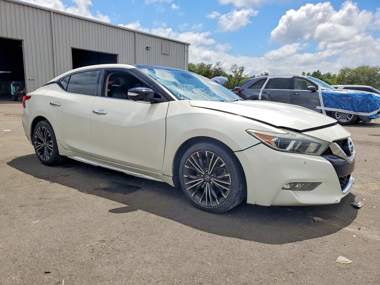 Nissan Maxima Platinum