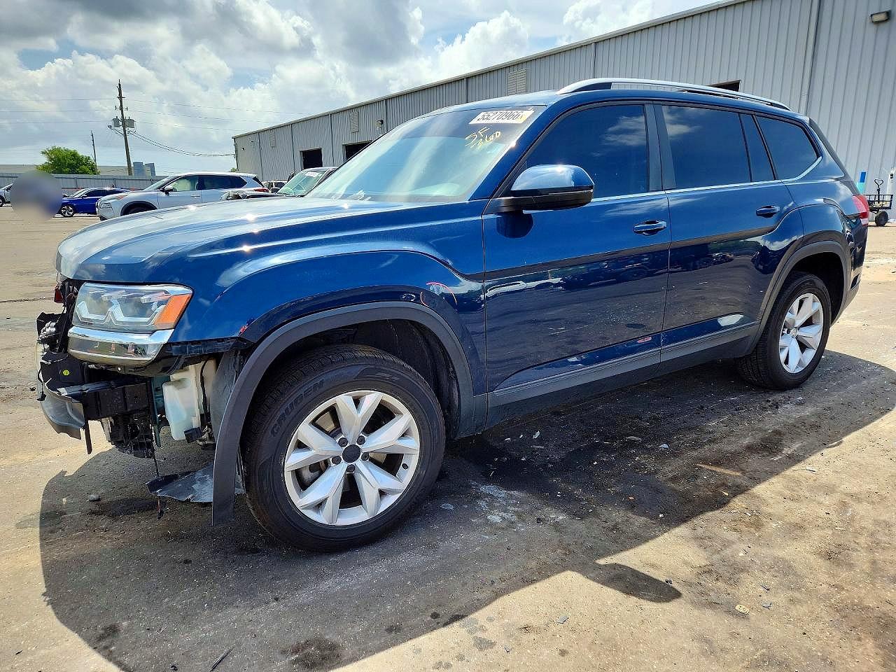 Salvage Volkswagen Atlas Image