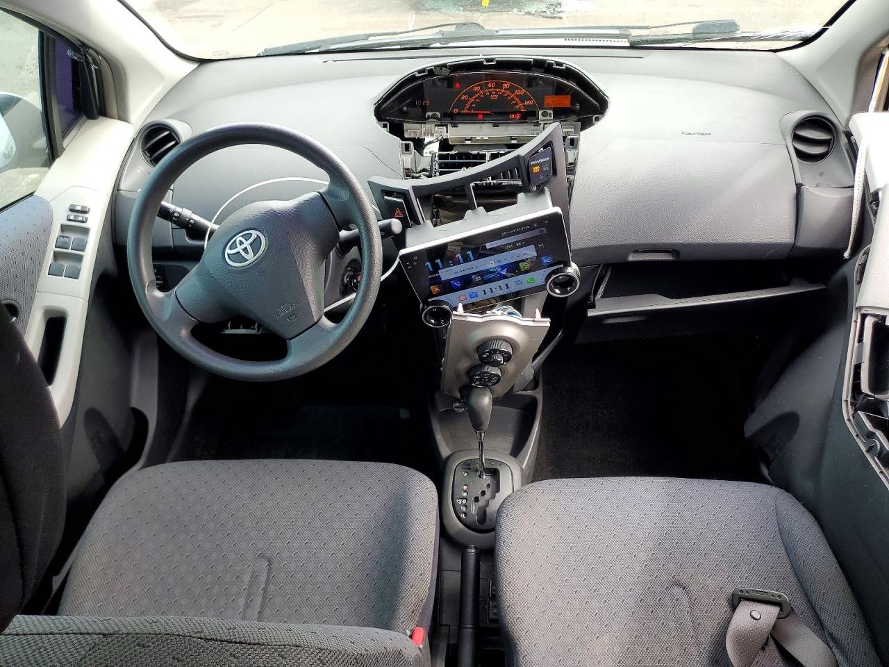 Toyota Yaris Base