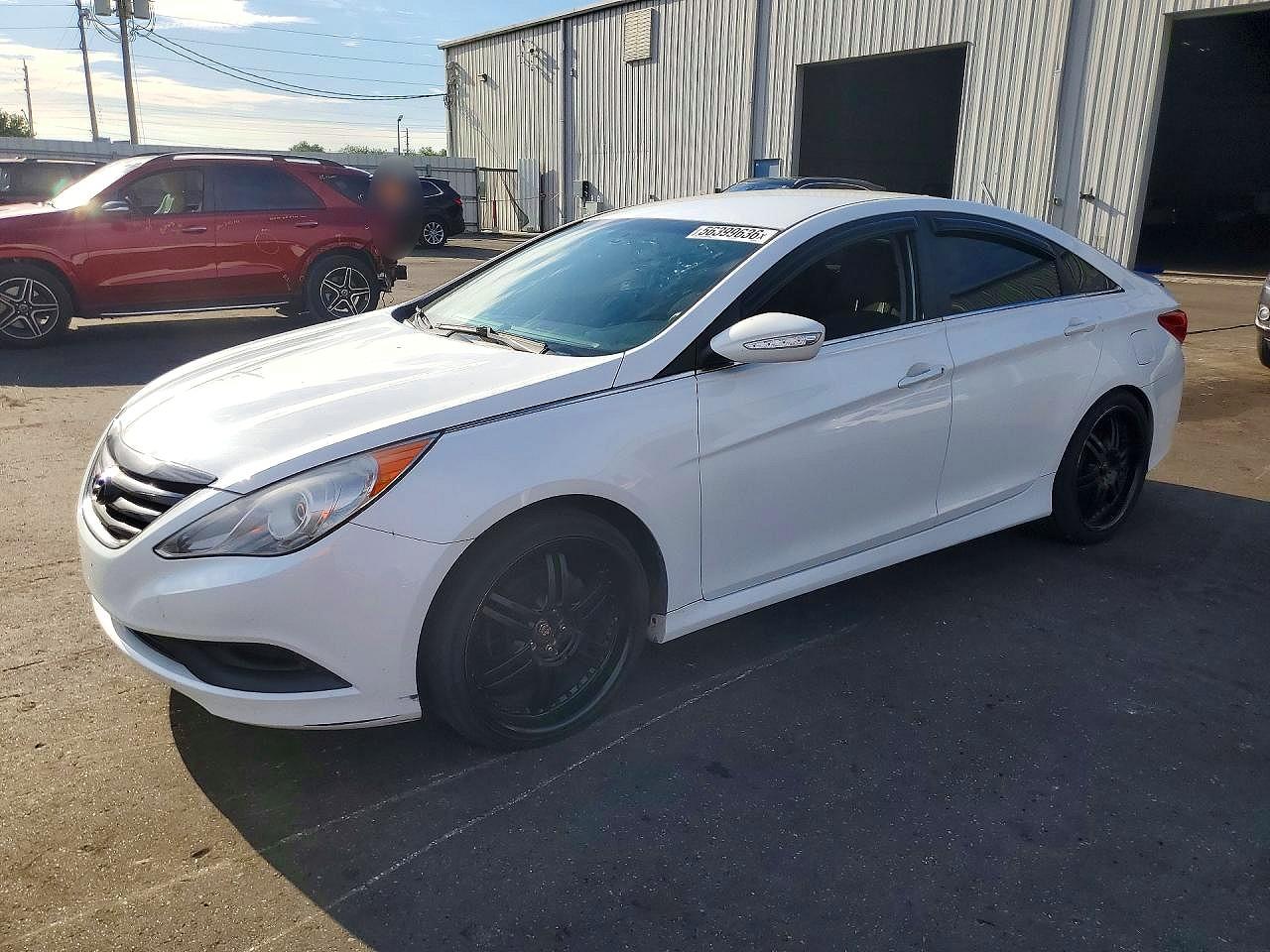Salvage Hyundai SONATA Image