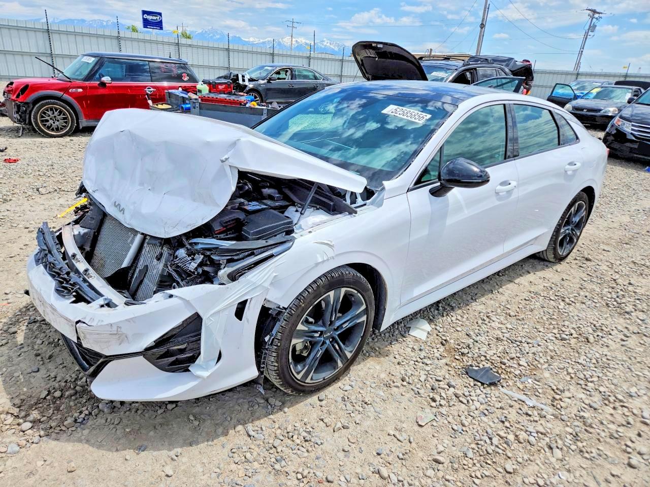 Salvage Kia K5 Image