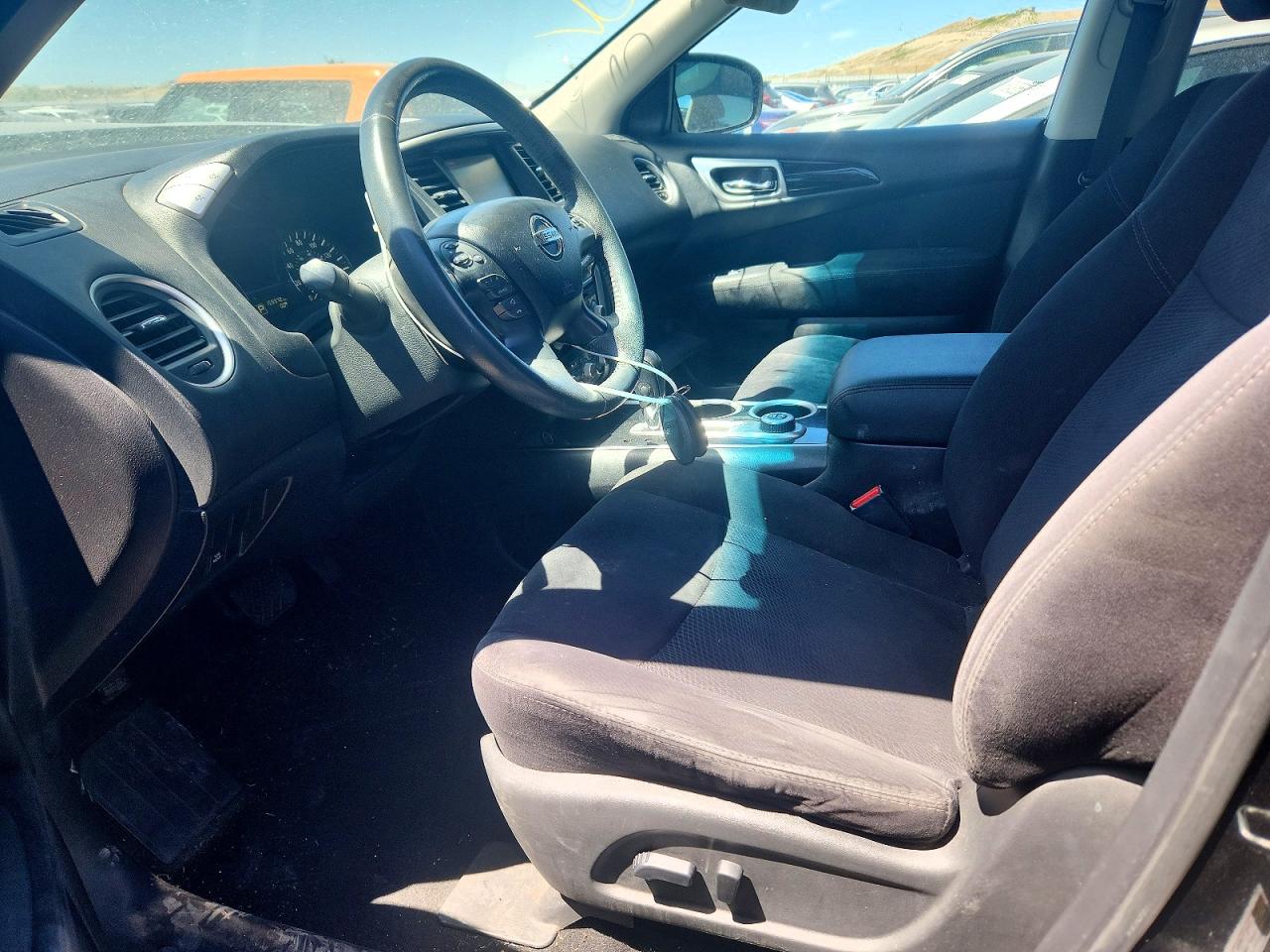 Nissan Pathfinder Sv