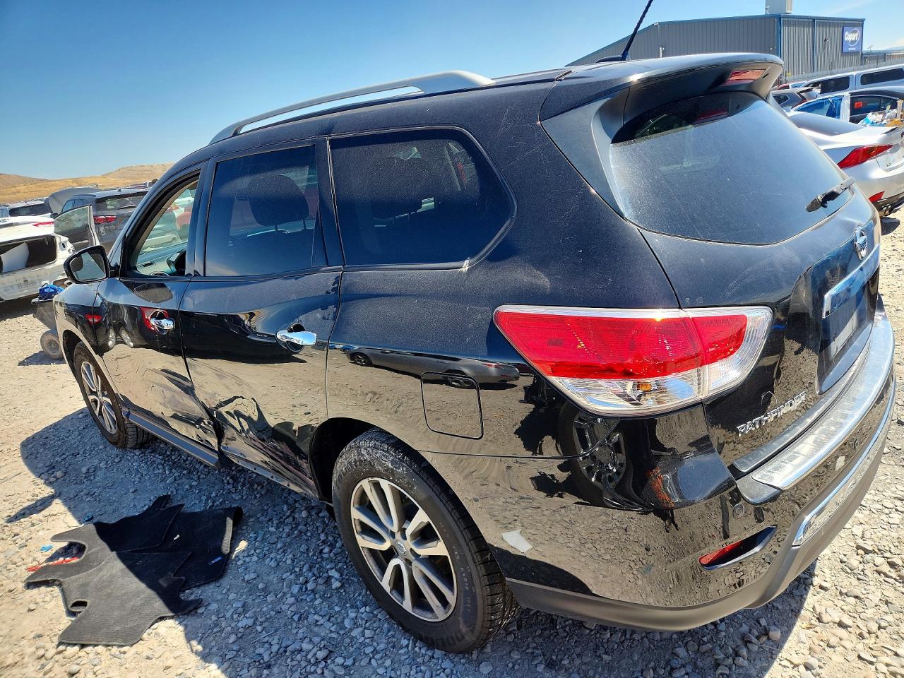 Nissan Pathfinder Sv