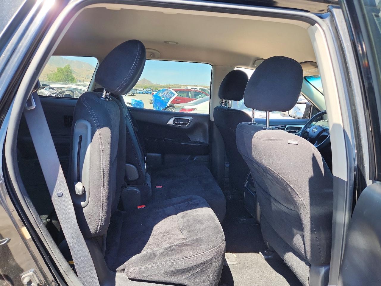 Nissan Pathfinder Sv