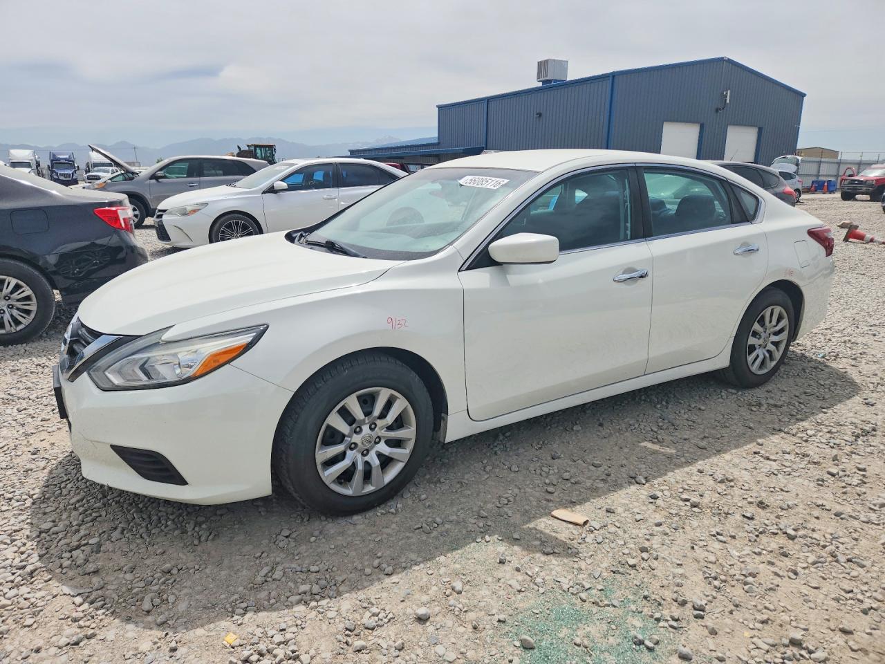Salvage Nissan Altima Image