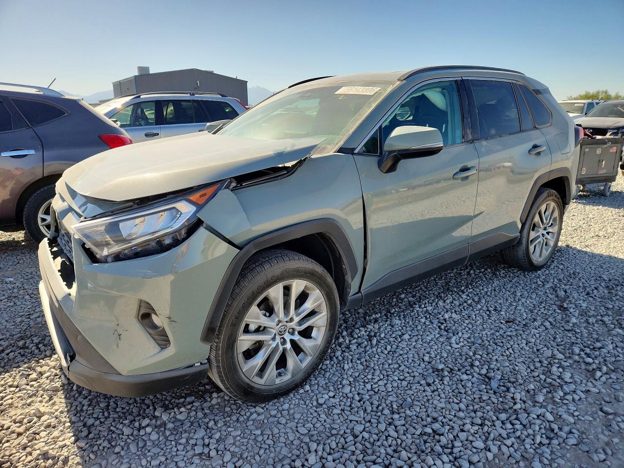 Salvage Toyota RAV4 Image