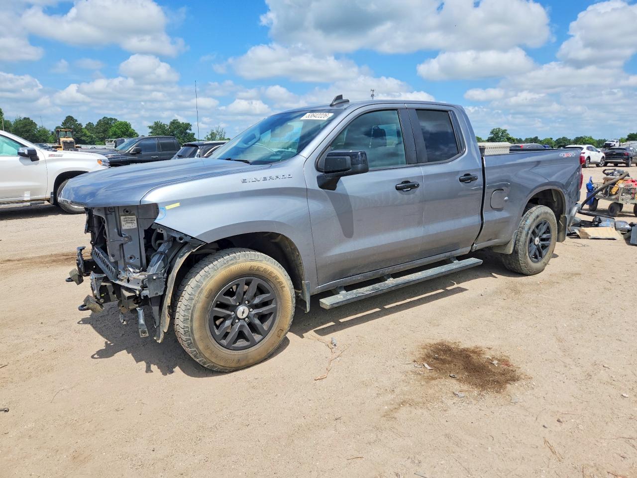 Salvage Chevrolet Silverado Image