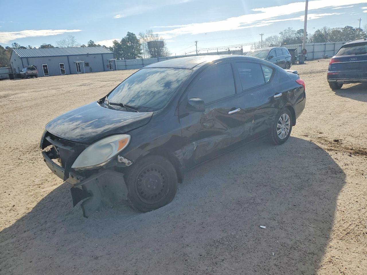 Salvage Nissan Versa Image