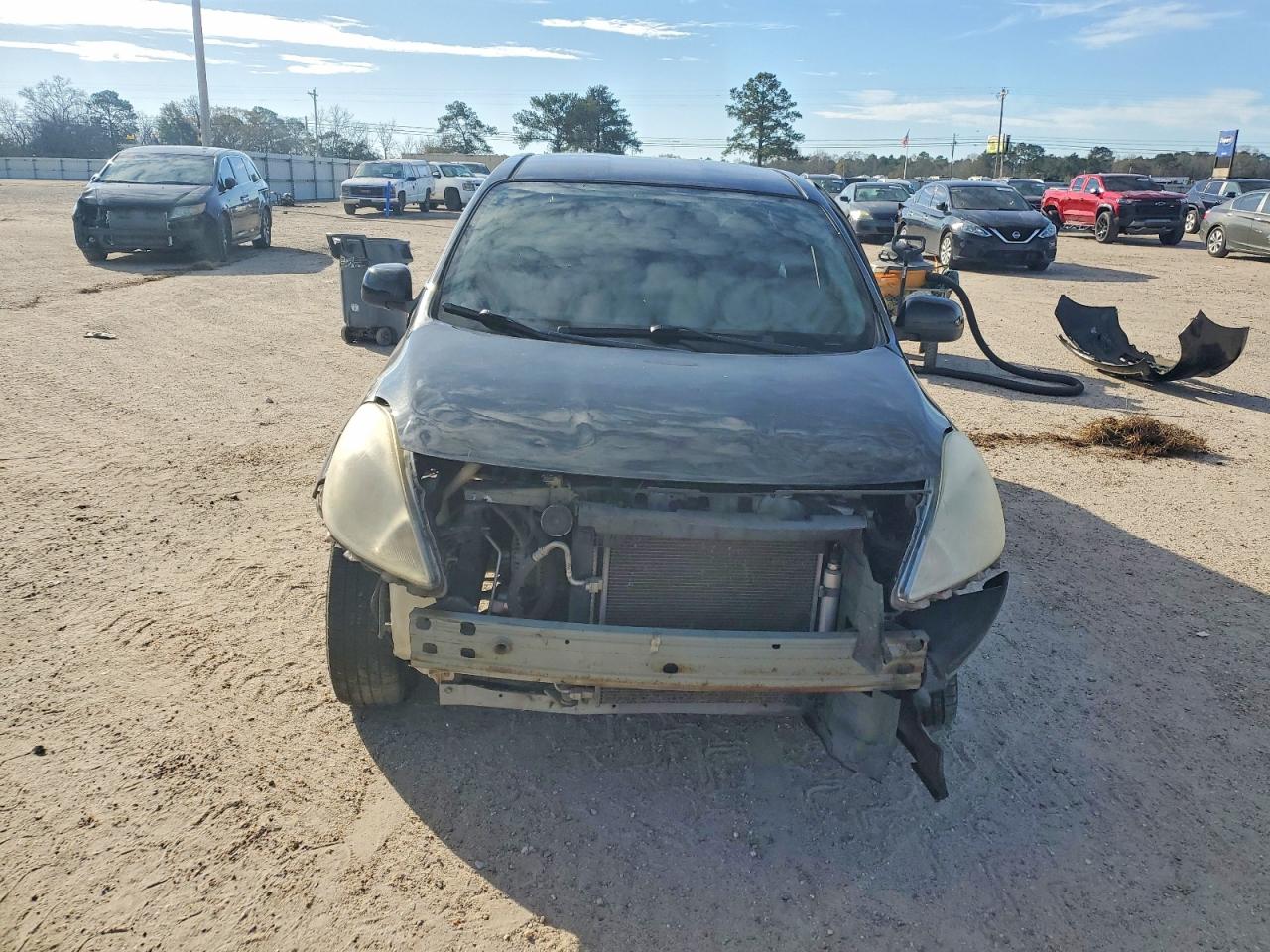 Nissan Versa